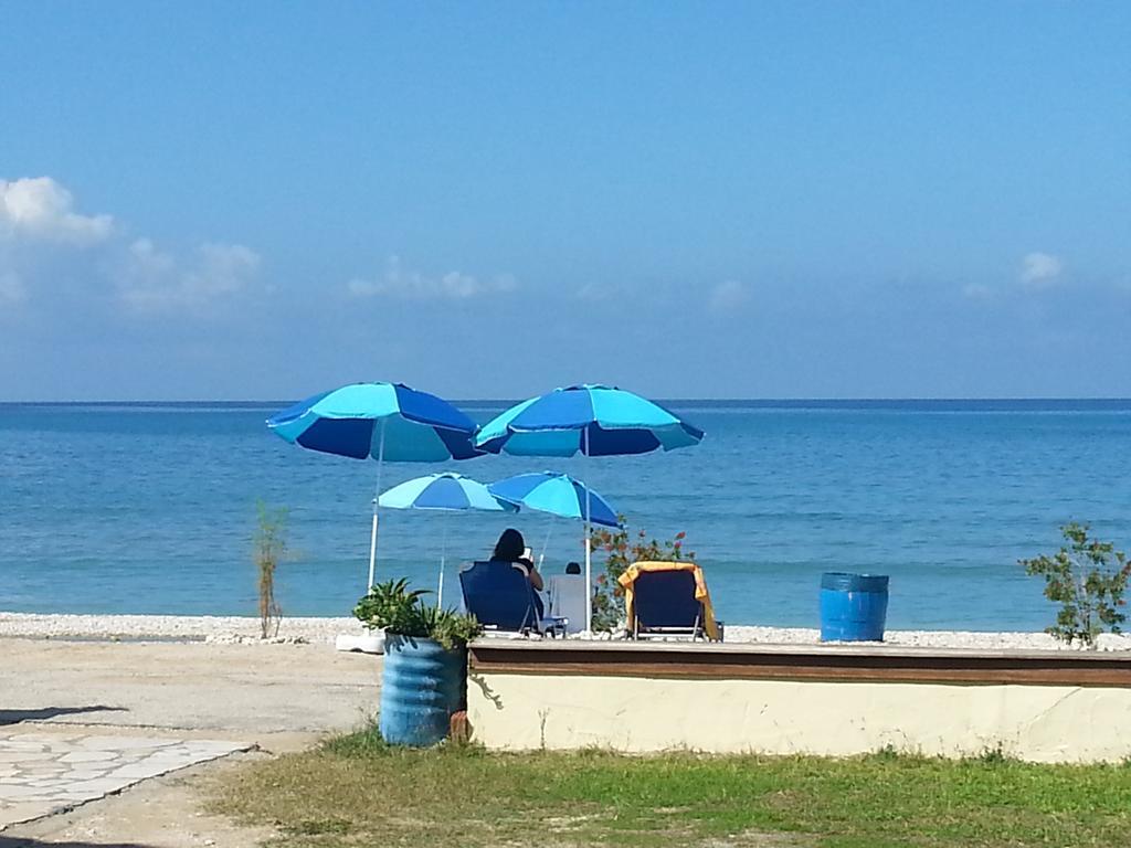 Vlachos Acharavi * Acharavi (Corfu)